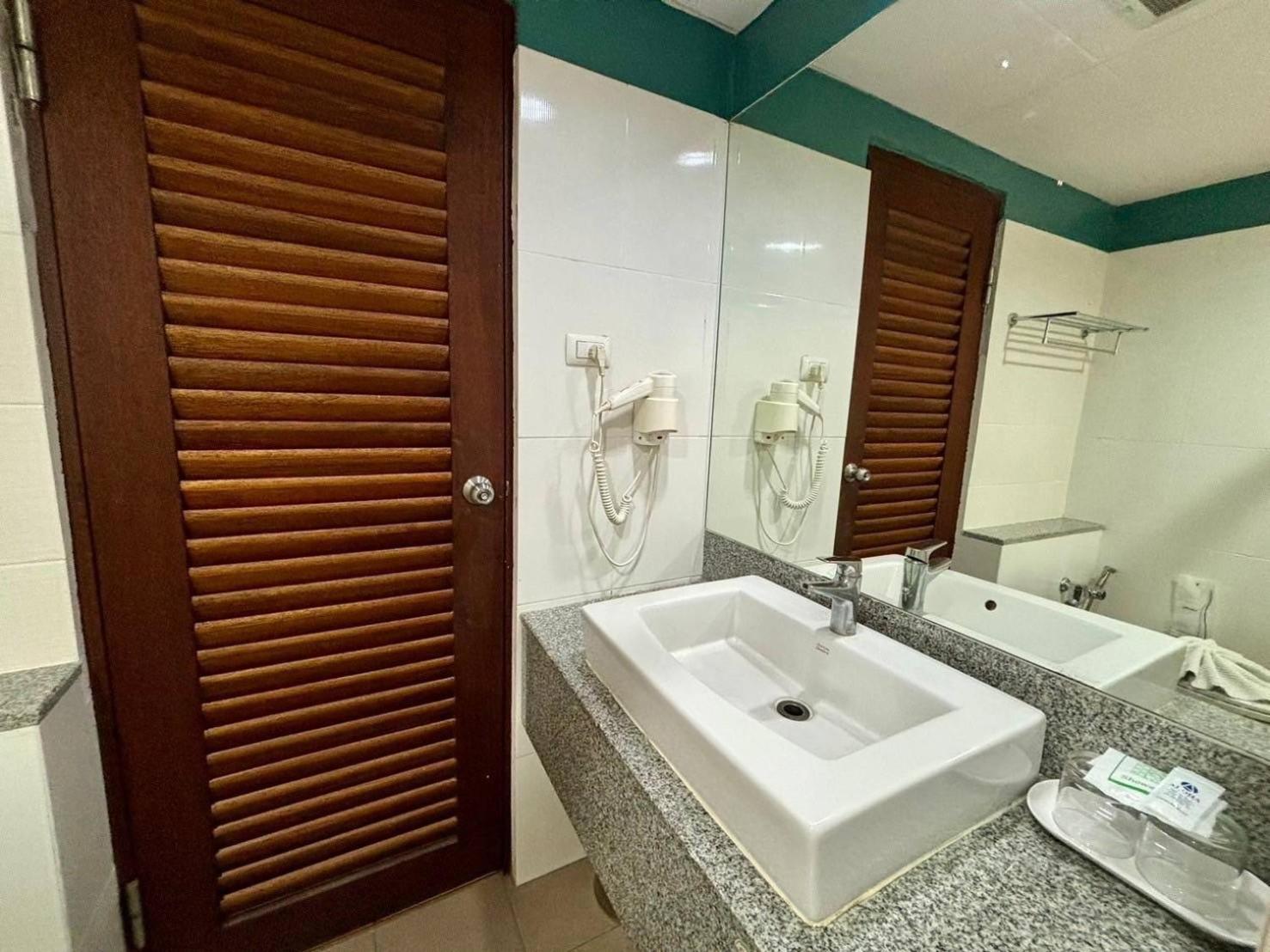 Aloha Hatyai Hotel Hat Yai Exterior photo